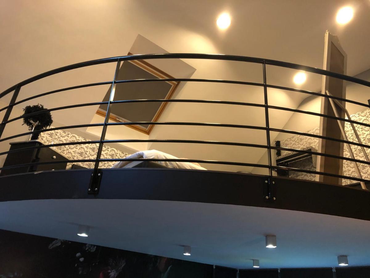 Apartamento Loft D Isa Avec Wifi Netflix Gesves Exterior foto