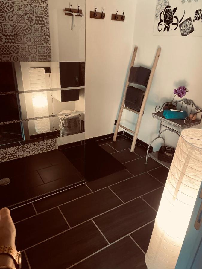 Apartamento Loft D Isa Avec Wifi Netflix Gesves Exterior foto
